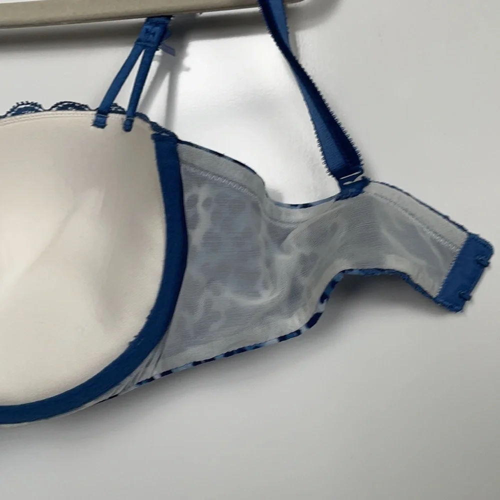 Victoria’s Secret push-up balconet blue 34D - Picture 7 of 9